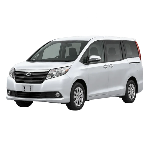 Toyota Noah 2015 argent, vue trois-quarts avant (orienté vers la gauche)