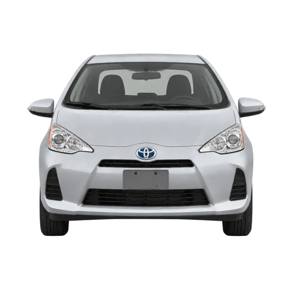 Toyota Prius C 2012 باللون فضي، منظر أمامي