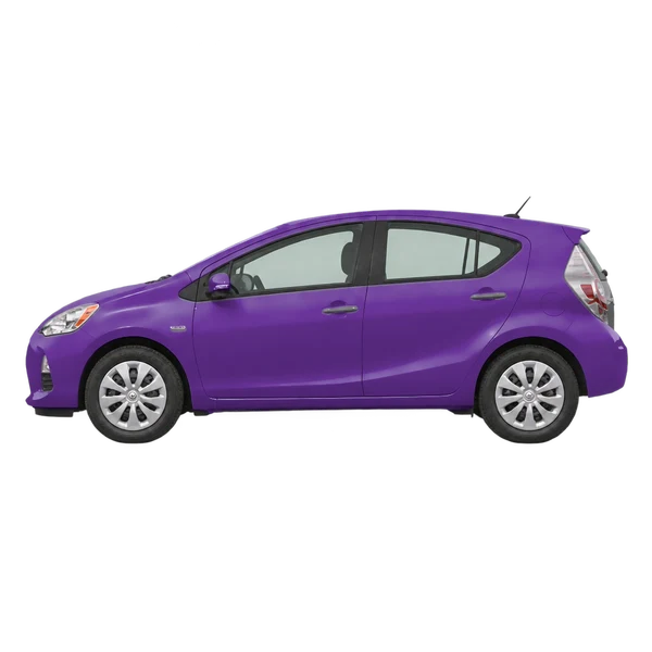 Toyota Prius C 2015 باللون بنفسجي، منظر جانبي (متجه إلى اليسار)
