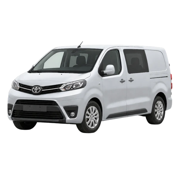 Toyota Proace 2017 argent, vue trois-quarts avant (orienté vers la gauche)