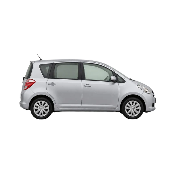 Toyota Ractis 2010 en plateado, vista lateral (hacia la derecha)