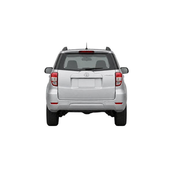Toyota Rush 2015 باللون فضي، منظر من الخلف