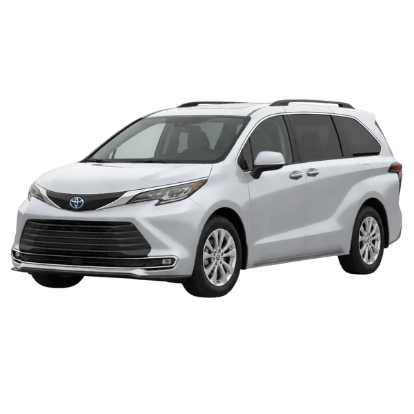 Toyota Sienna 2021 باللون فضي، منظر منظر أمامي بزاوية ثلاثة أرباع (متجه لليسار)