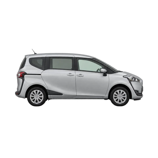 Toyota Sienta 2015 باللون فضي، منظر منظر جانبي (باتجاه اليمين)