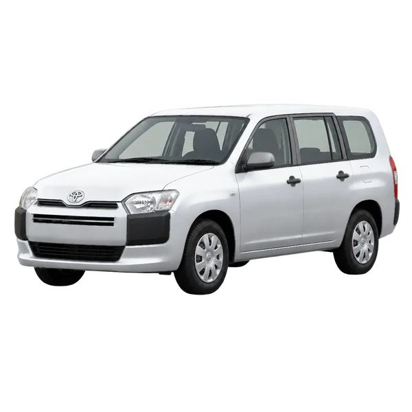 Toyota Succeed 2016 argent, vue trois-quarts avant (orienté vers la gauche)