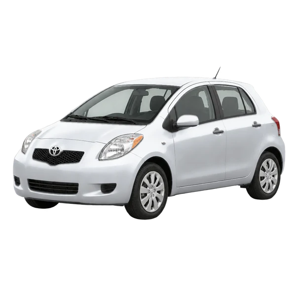 Toyota Vitz 2008 باللون فضي، منظر منظر أمامي بزاوية ثلاثة أرباع (متجه لليسار)