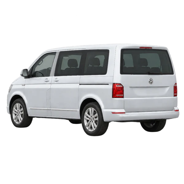 Volkswagen Multivan 2016 باللون فضي، منظر ثلاثة أرباع خلفي (باتجاه اليسار)