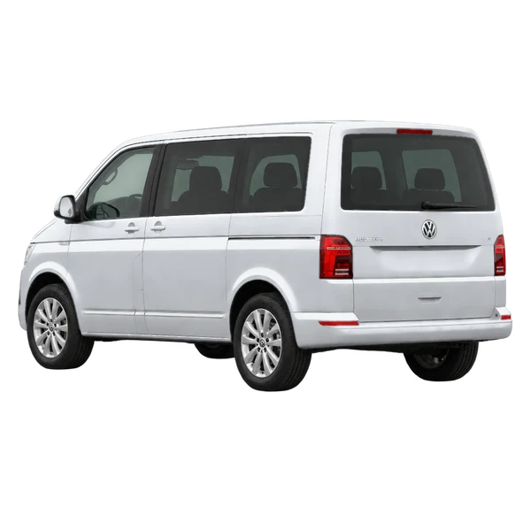 Volkswagen Multivan 2020 باللون فضي، منظر ثلاثة أرباع خلفي (باتجاه اليسار)