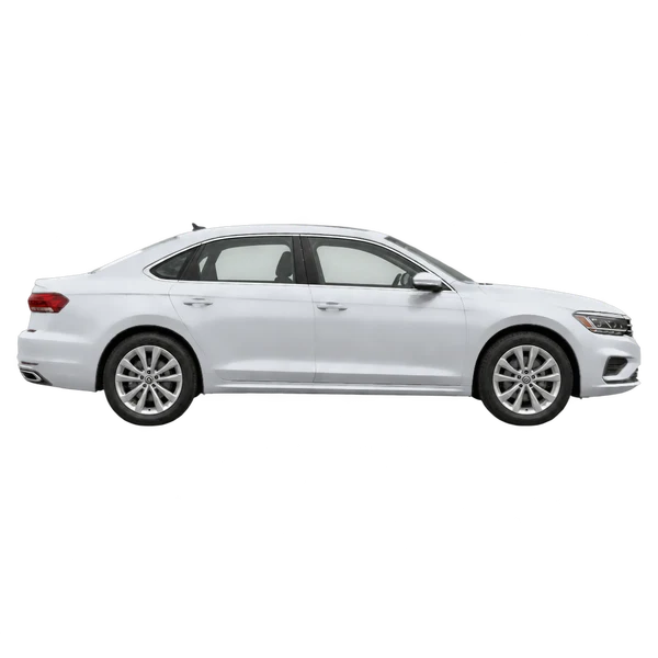 Volkswagen Passat 2023 باللون فضي، منظر منظر جانبي (باتجاه اليمين)