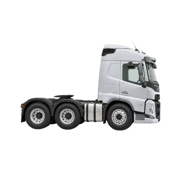 Volvo FM 2025 باللون فضي، منظر منظر جانبي (باتجاه اليمين)