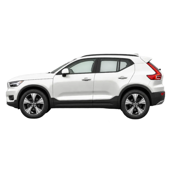 Volvo XC40 2022 باللون أبيض، منظر جانبي (متجه إلى اليسار)