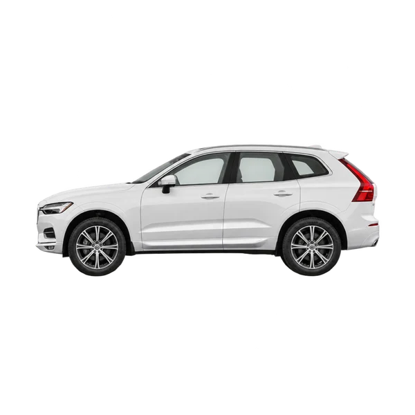 Volvo XC60 2022 باللون أبيض، منظر جانبي (متجه إلى اليسار)
